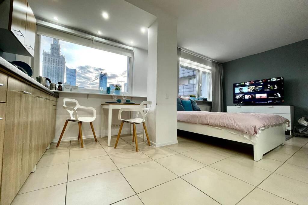 Gold 3 Metro X2 Wifi 300 Mbs 60'Tv Netflix Hbo Appletv+ Apartment Warsaw Ngoại thất bức ảnh